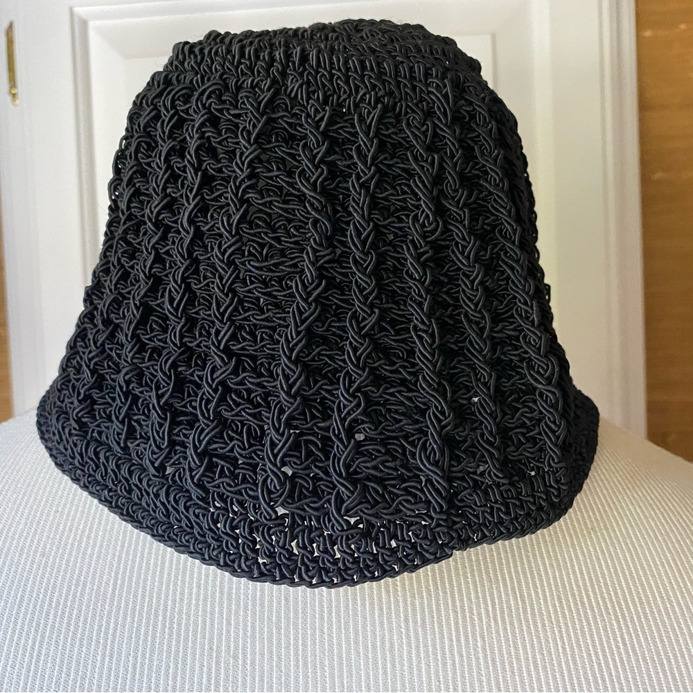 Chanel vintage black crochet hat. From the 1990’s collection. Perfect condition.
